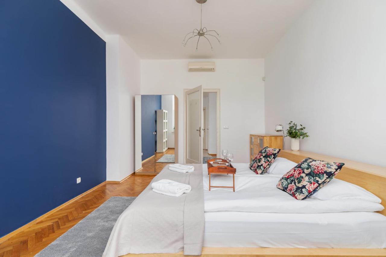 Slowacki Avenue Family Apartments Cracow By Noclegi Renters Краков Экстерьер фото