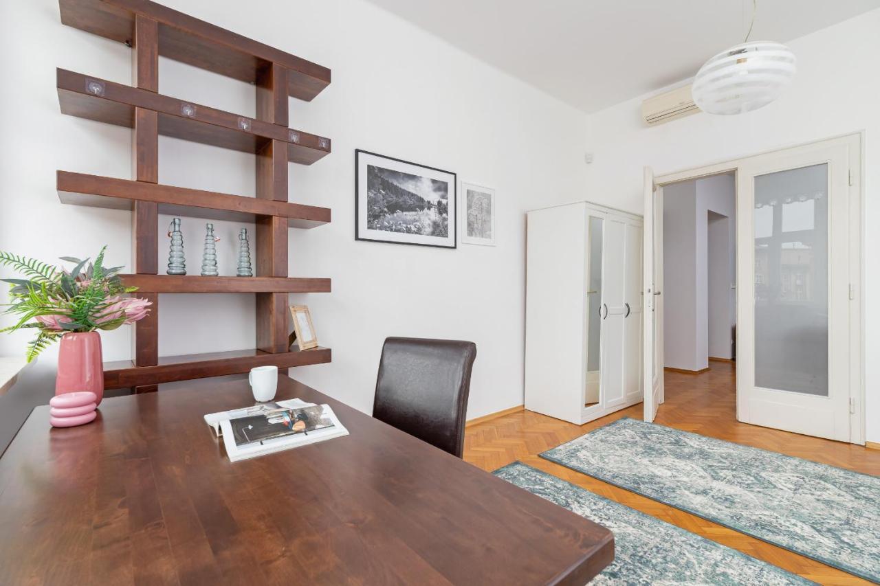 Slowacki Avenue Family Apartments Cracow By Noclegi Renters Краков Экстерьер фото