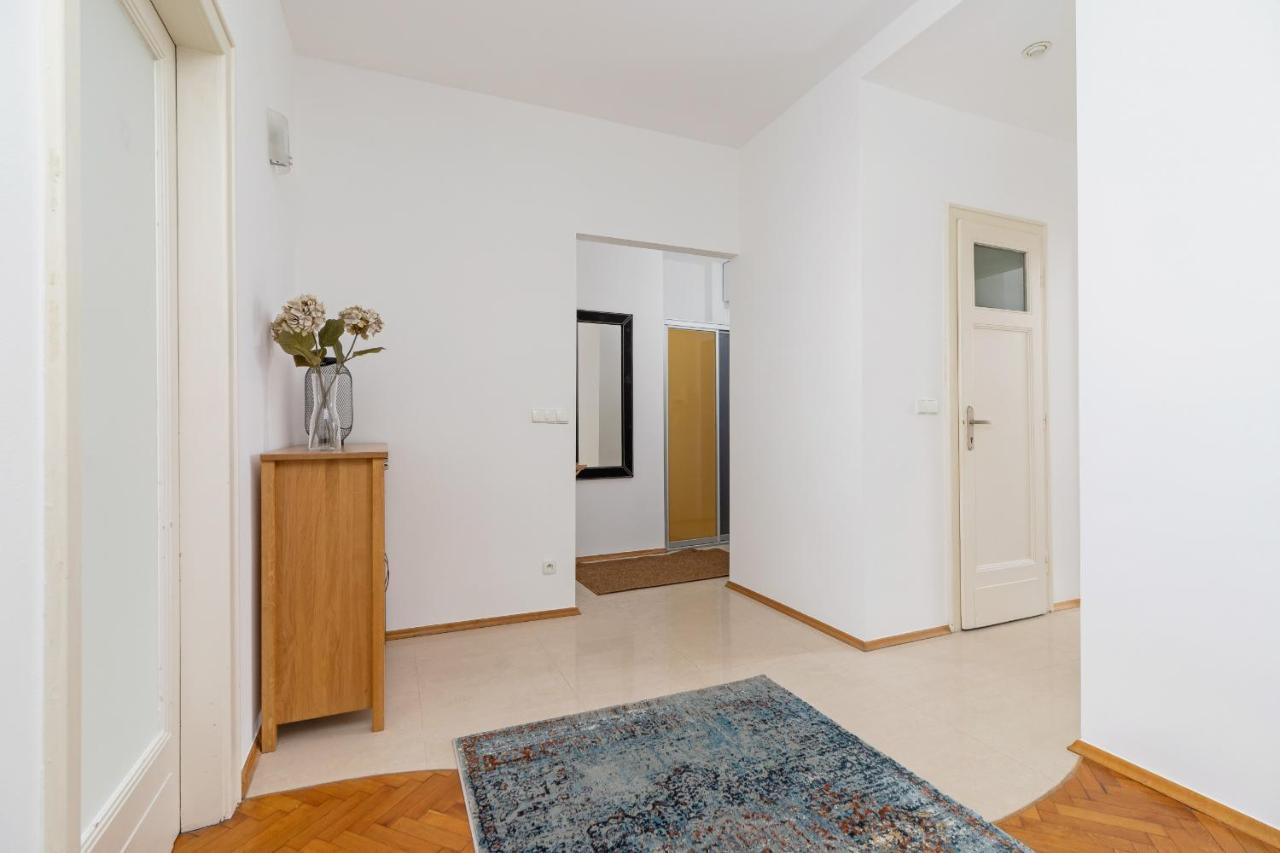 Slowacki Avenue Family Apartments Cracow By Noclegi Renters Краков Экстерьер фото