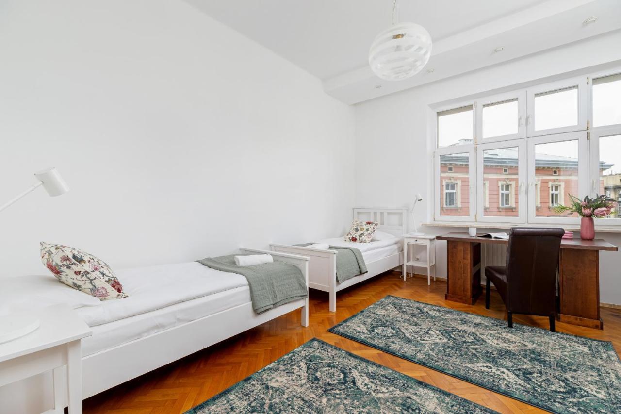 Slowacki Avenue Family Apartments Cracow By Noclegi Renters Краков Экстерьер фото