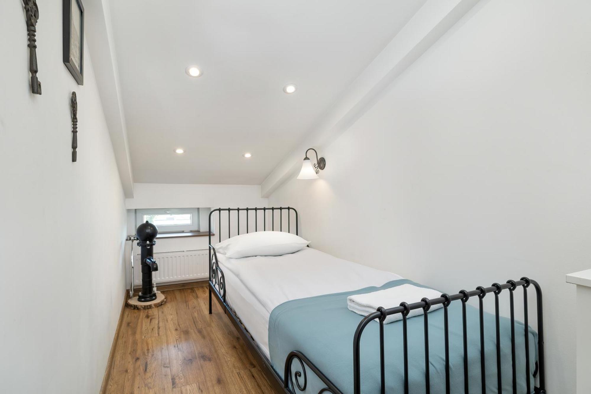 Slowacki Avenue Family Apartments Cracow By Noclegi Renters Краков Экстерьер фото