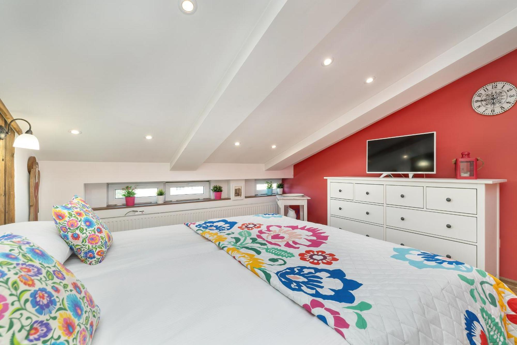 Slowacki Avenue Family Apartments Cracow By Noclegi Renters Краков Экстерьер фото